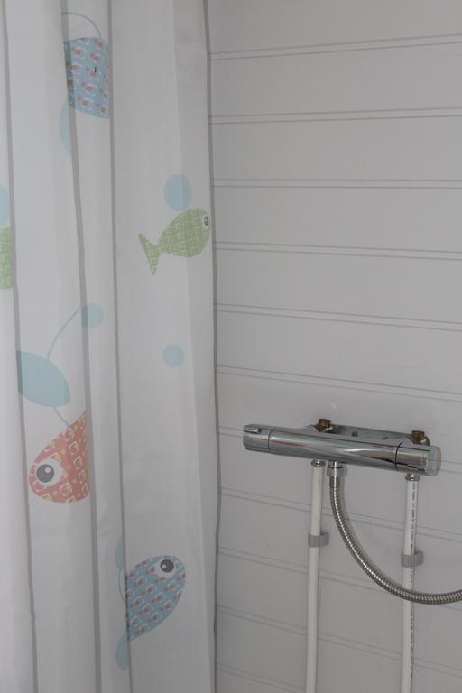 مبيت وإفطار هارميلين Pipowagen/Chalet De Oude Rijn المظهر الخارجي الصورة