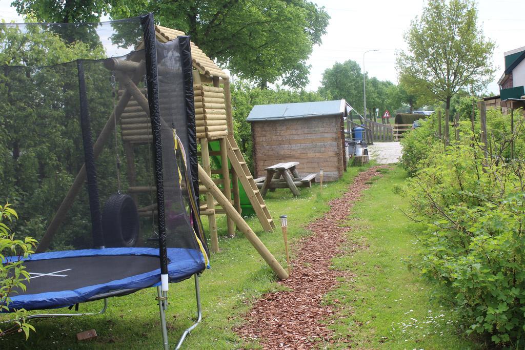 مبيت وإفطار هارميلين Pipowagen/Chalet De Oude Rijn المظهر الخارجي الصورة