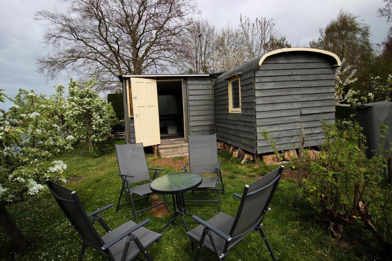 مبيت وإفطار هارميلين Pipowagen/Chalet De Oude Rijn المظهر الخارجي الصورة