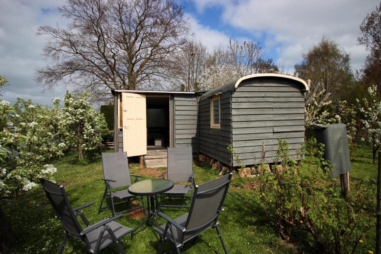 مبيت وإفطار هارميلين Pipowagen/Chalet De Oude Rijn المظهر الخارجي الصورة