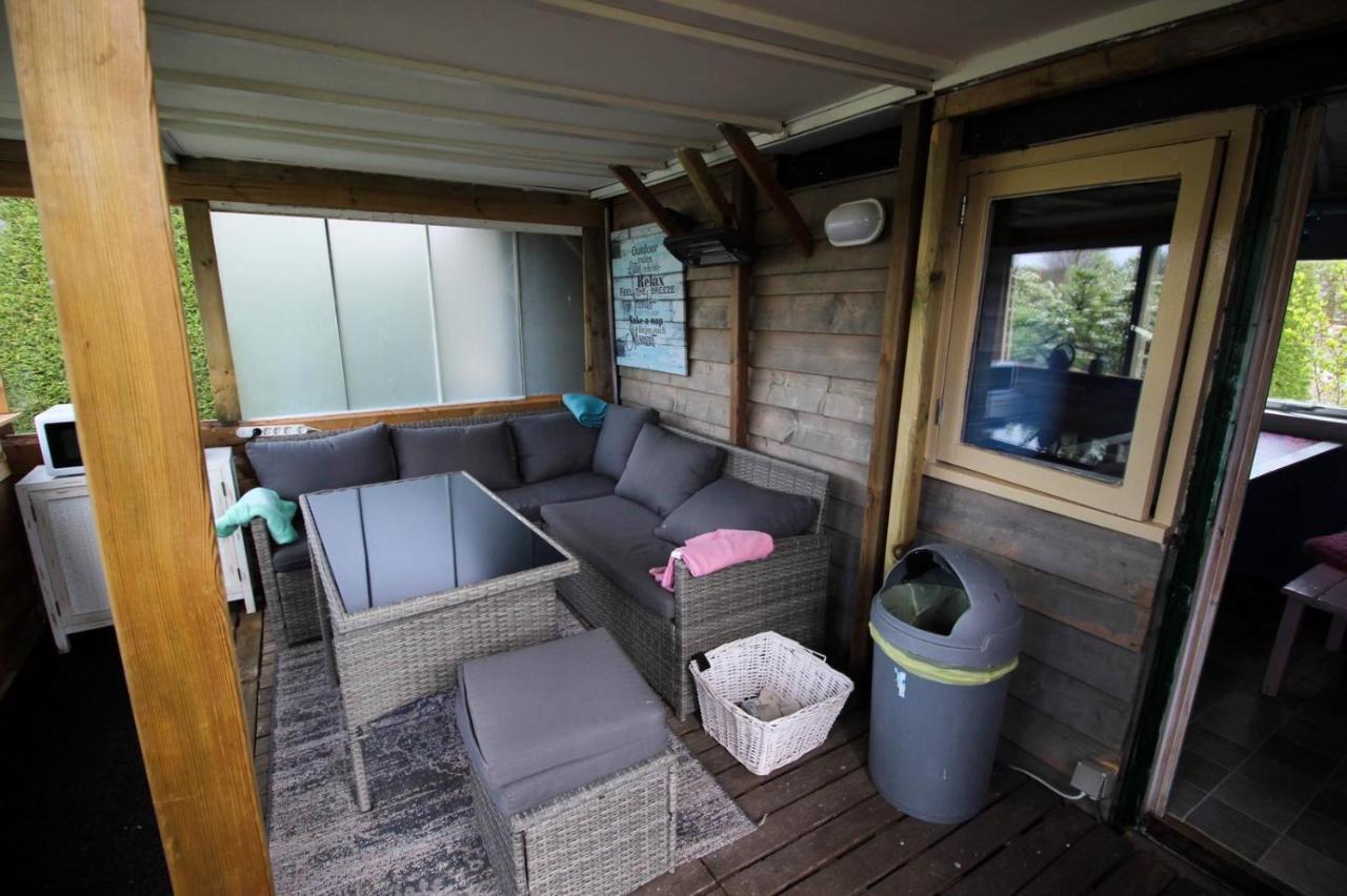مبيت وإفطار هارميلين Pipowagen/Chalet De Oude Rijn المظهر الخارجي الصورة