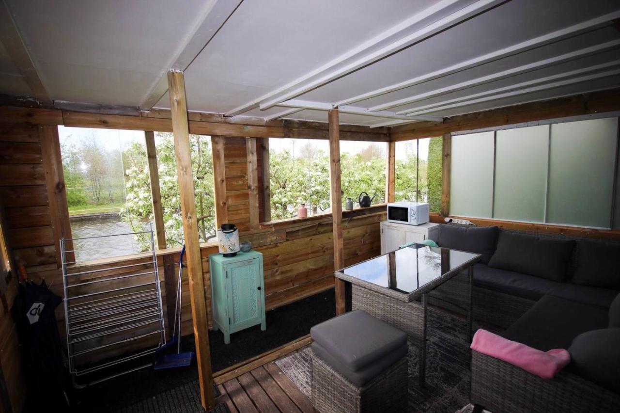 مبيت وإفطار هارميلين Pipowagen/Chalet De Oude Rijn المظهر الخارجي الصورة